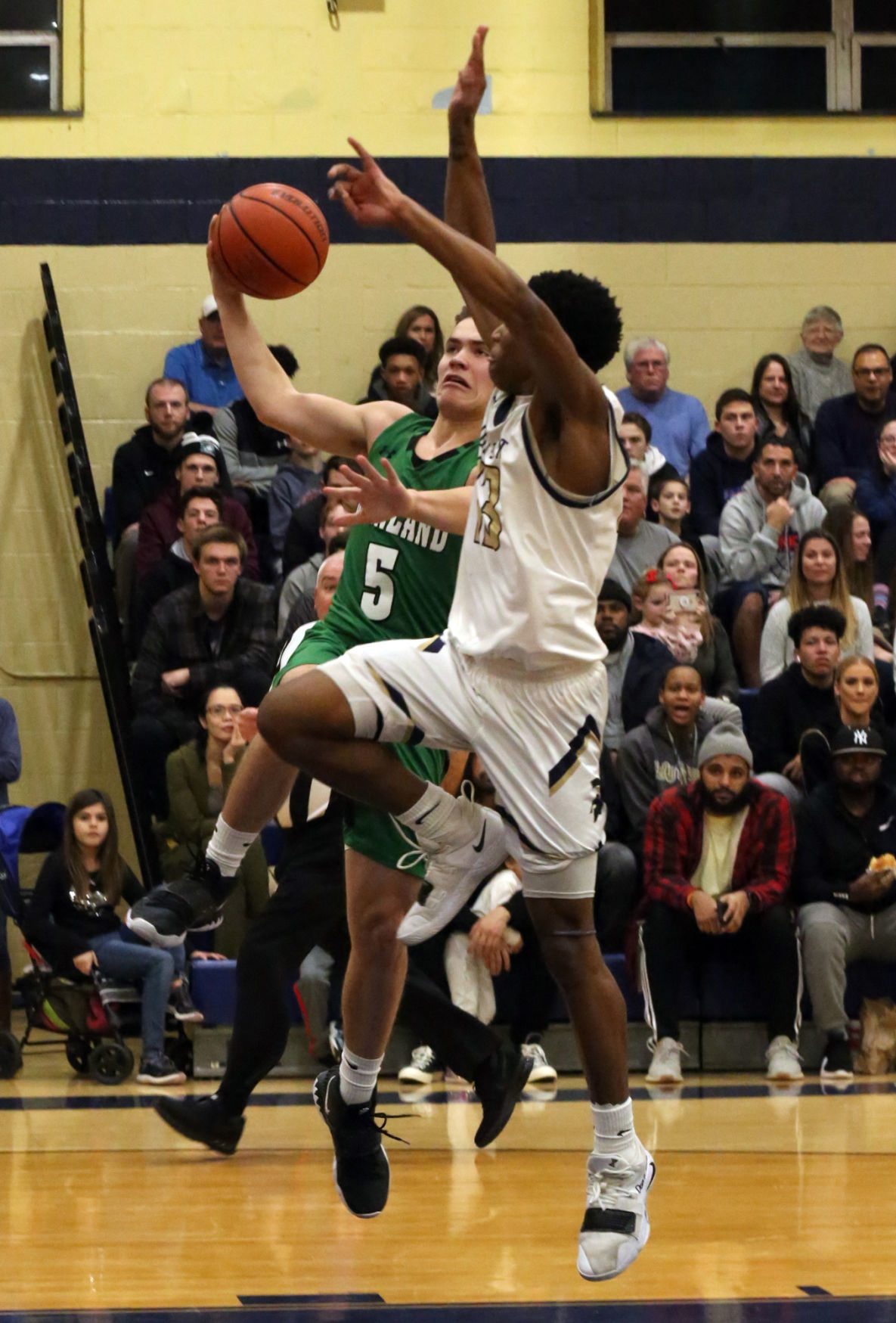 Holy Spirit Mainalnd boys basketball